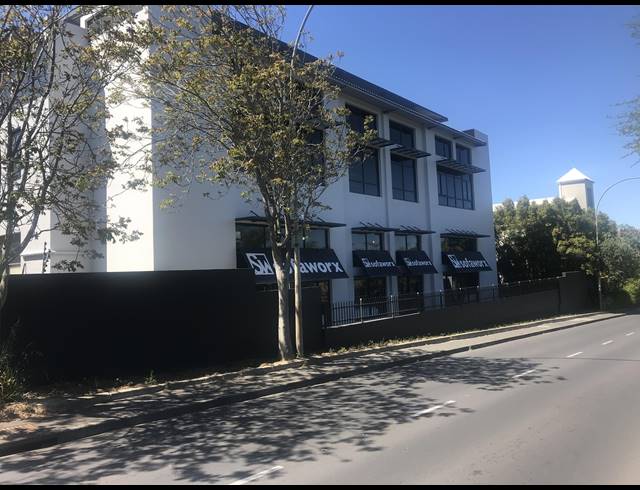 267M² SHOWROOM TO LET IN TYGER VALLEY